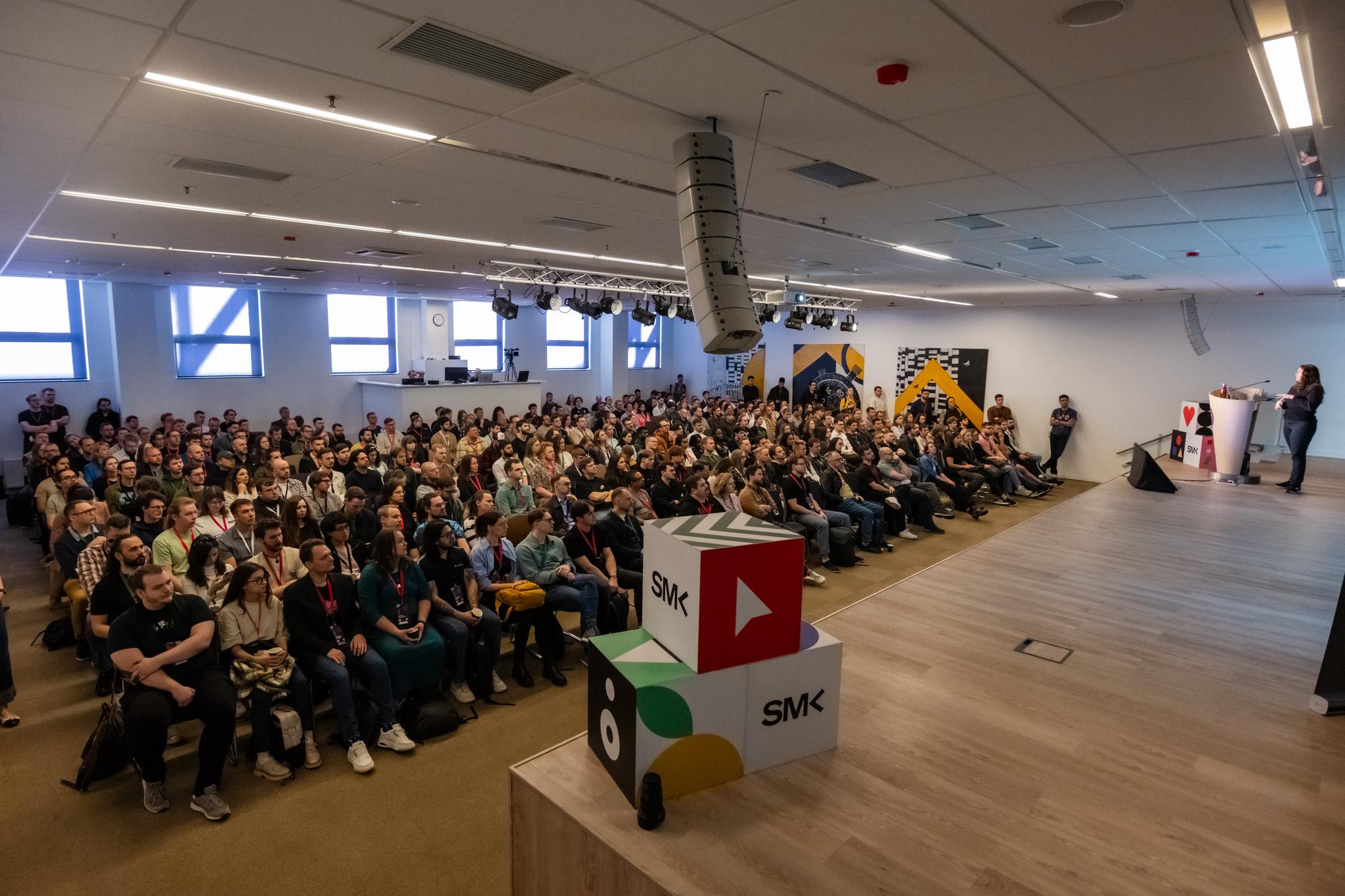 Stefanie Molin delivering the Data Day keynote at PyCon Lithuania 2025 to a packed room